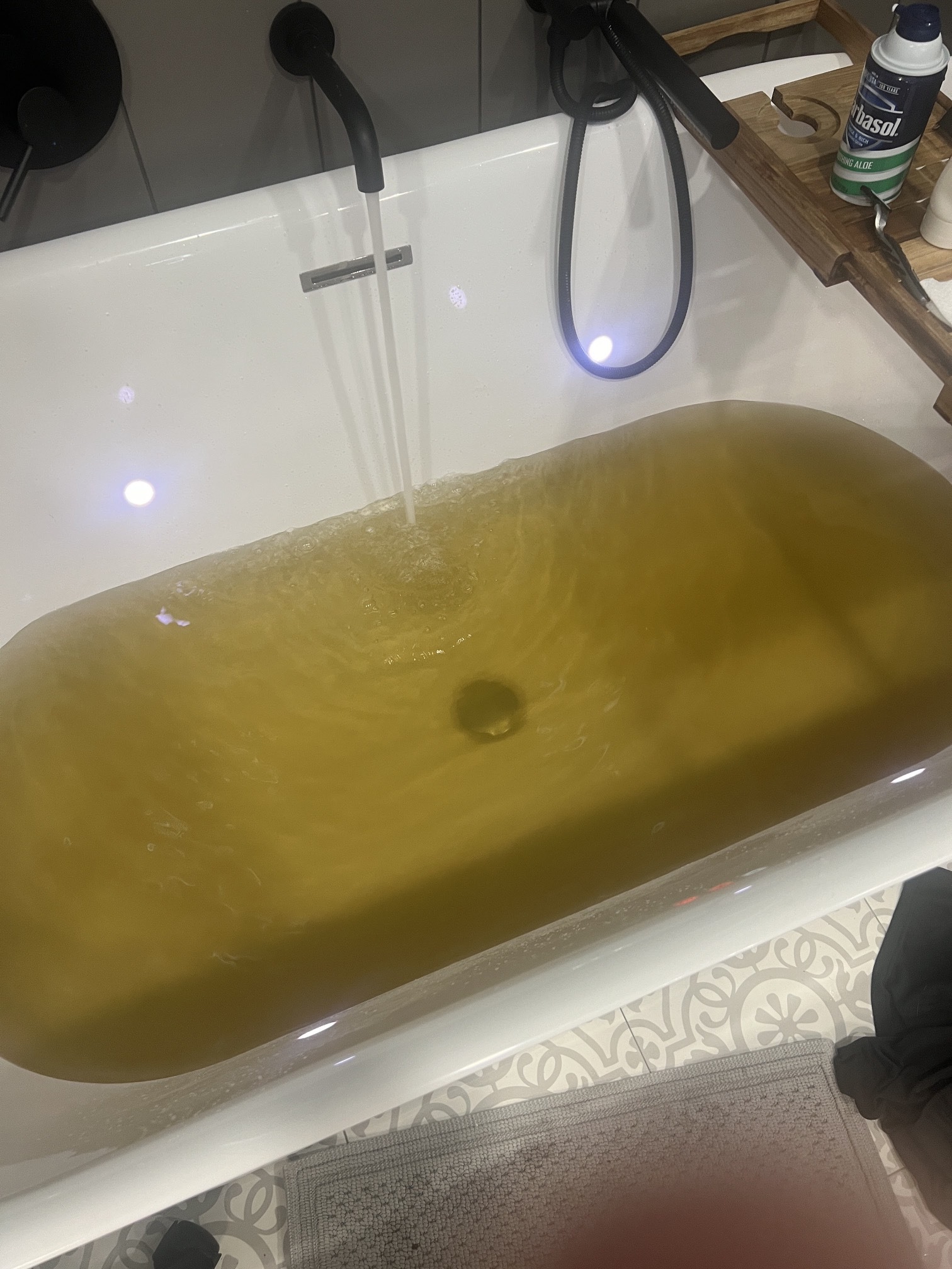 File:Trinidad Texas brown tap water 2026.jpg
