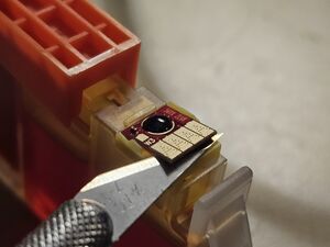 564 XL cartridge chip removal.jpg